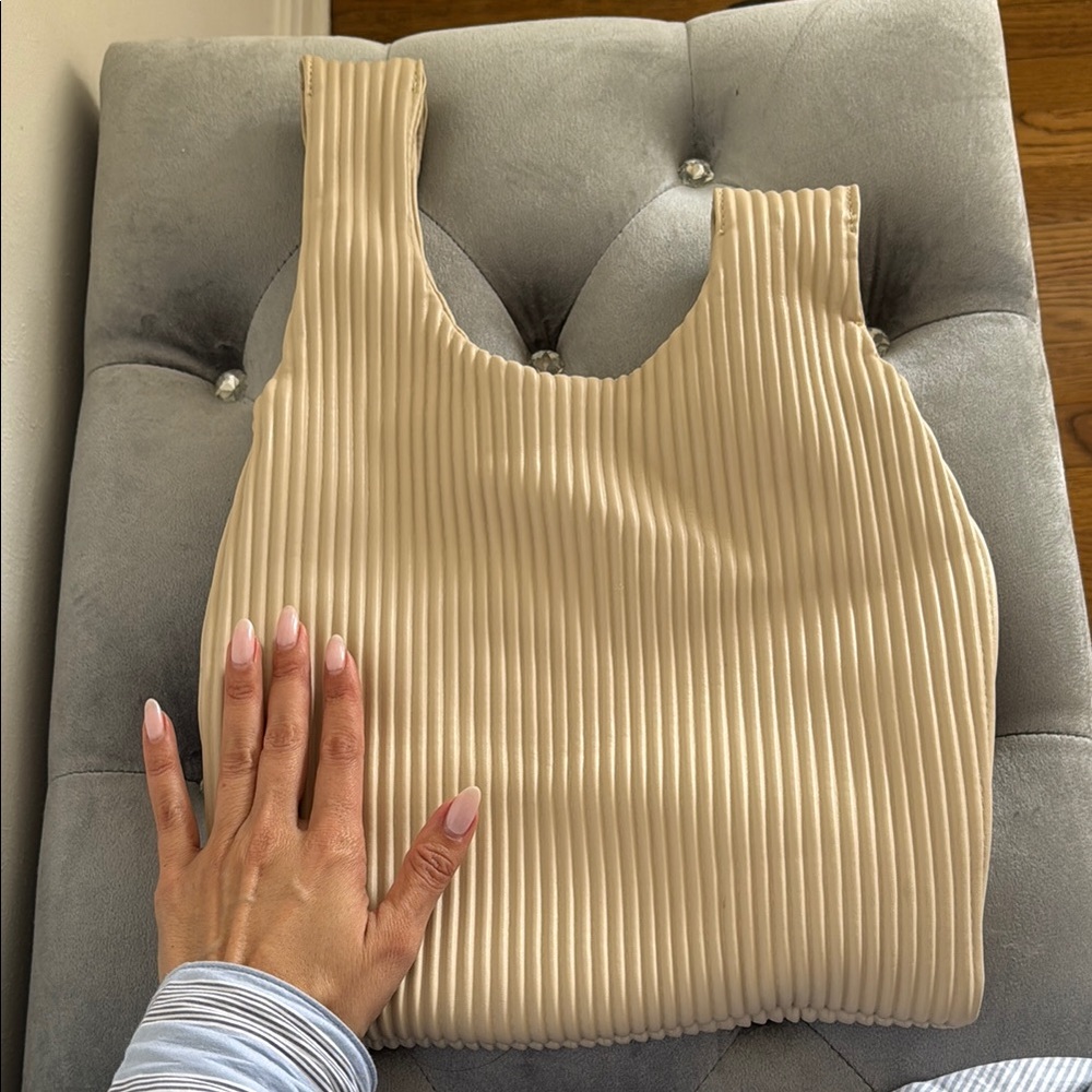 Cream Vegan leather Pleated Knot Bag - Picture 5 of 7